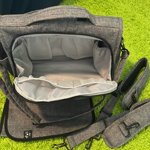 Ju-Ju-Be BFF Diaper Bag - Picture 2 of 3